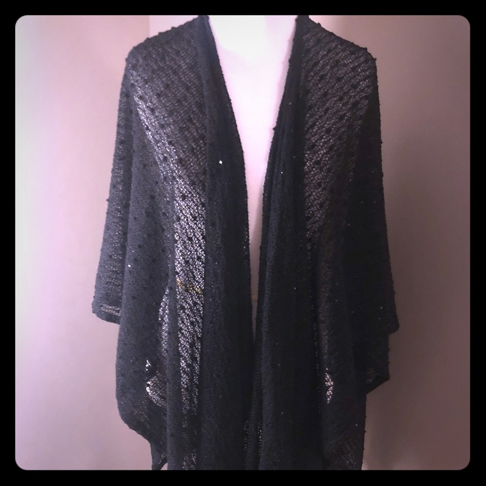 Shaw/sweater